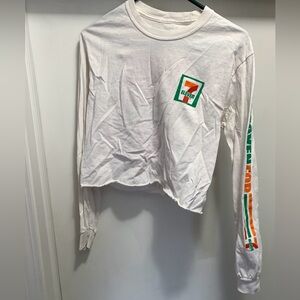 7-eleven long sleeve crop top